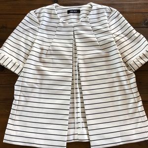 Black and white stripped buttonless blazer